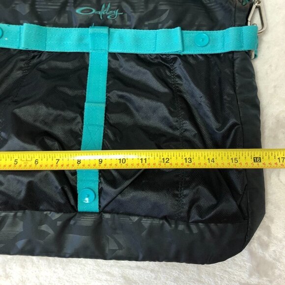 OAKLEY Black & Turquoise Athletic Gym Tote Shoulder Bag - Picture 13 of 16